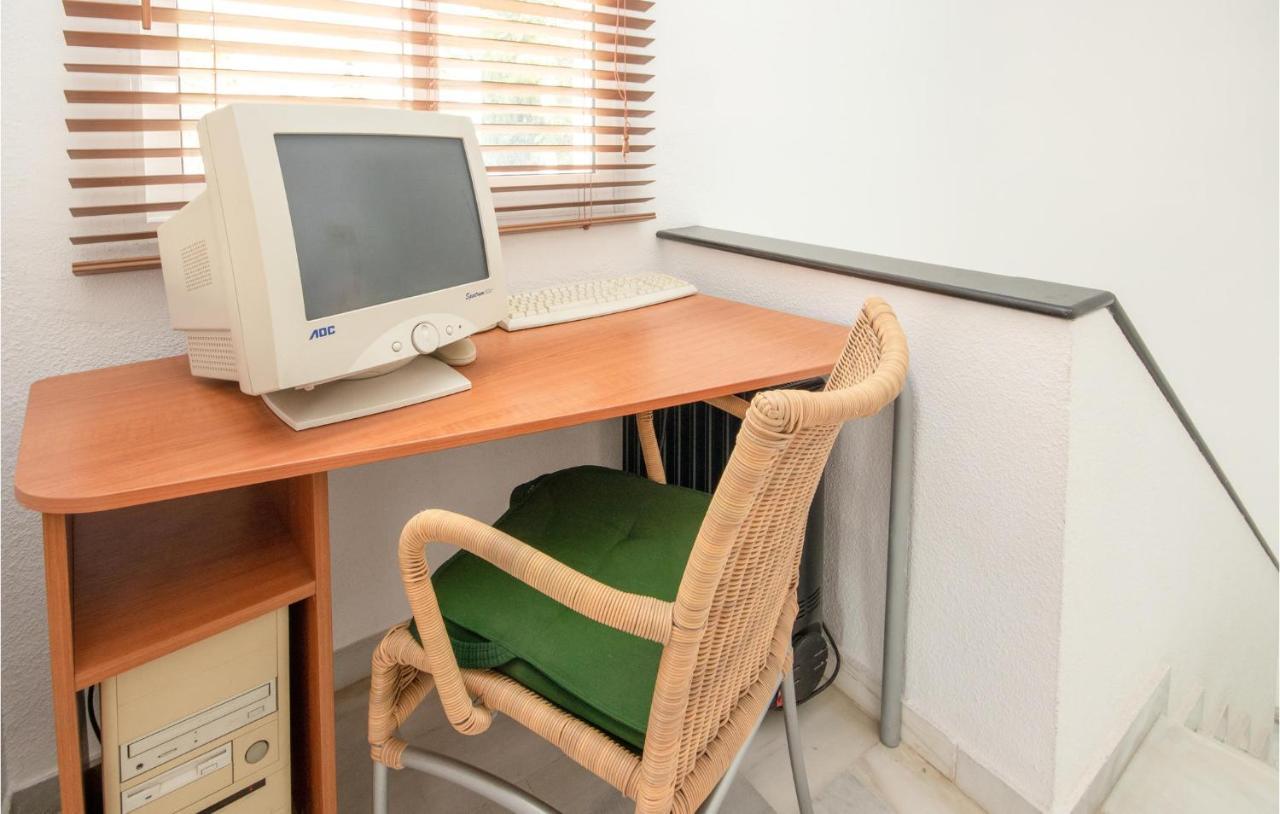 Nice Apartment In Mijas Costa With Kitchen 丰希罗拉 外观 照片